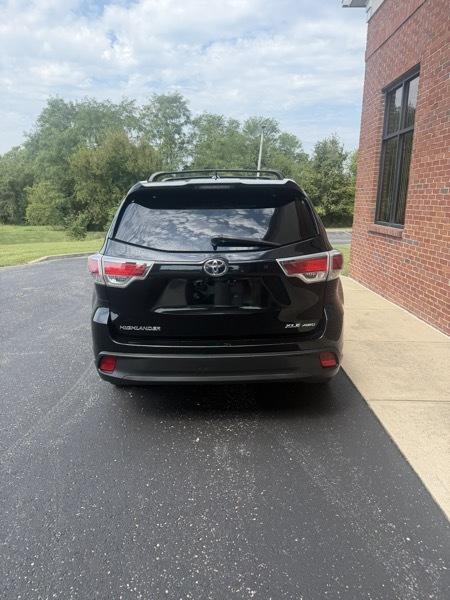 Toyota Highlander XLE AWD V6 2016