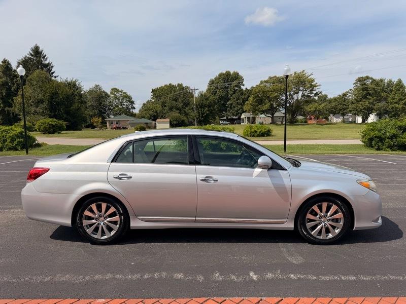 Toyota Avalon Limited 2011