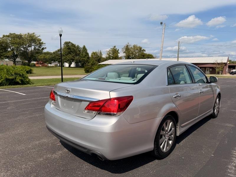 Toyota Avalon Limited 2011