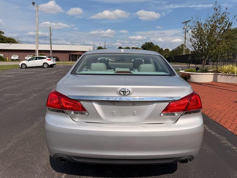 Toyota Avalon Limited 2011