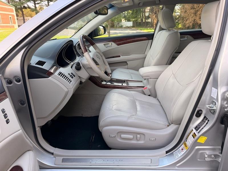 Toyota Avalon Limited 2011