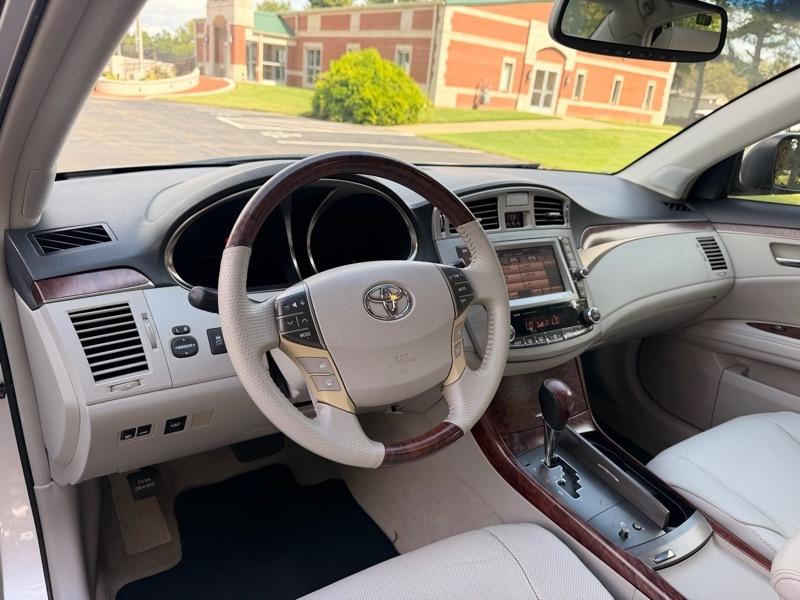 Toyota Avalon Limited 2011