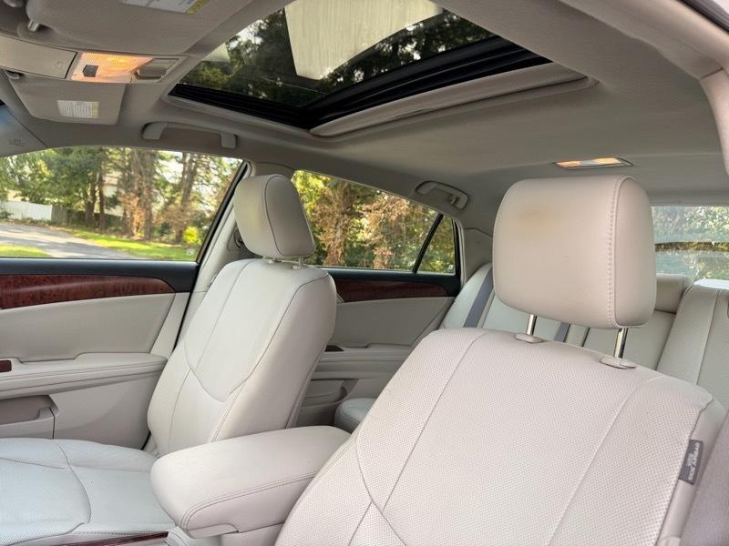 Toyota Avalon Limited 2011
