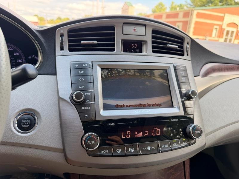 Toyota Avalon Limited 2011