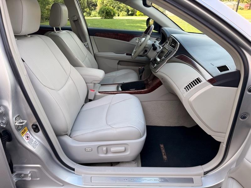 Toyota Avalon Limited 2011
