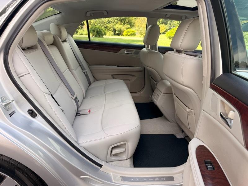 Toyota Avalon Limited 2011