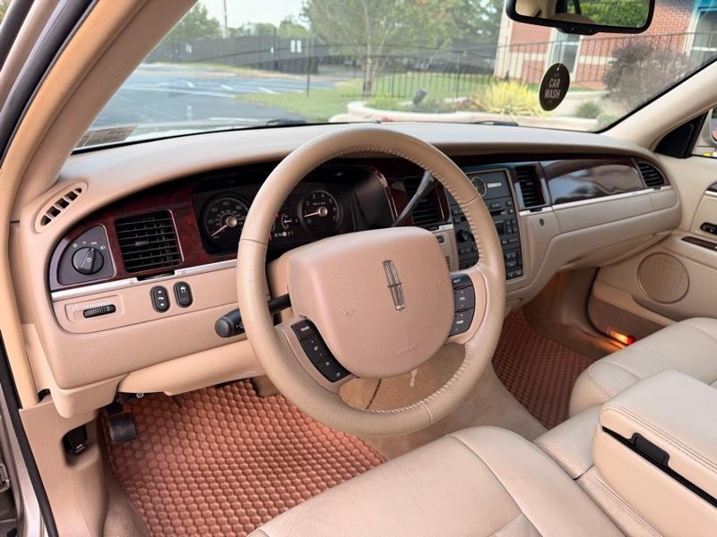 Lincoln Town Car Signature 2007