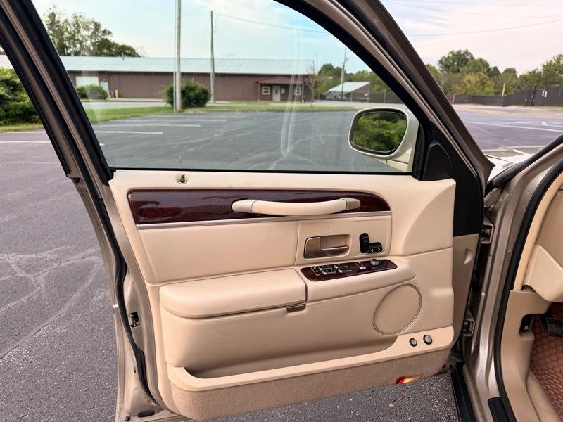 Lincoln Town Car Signature 2007