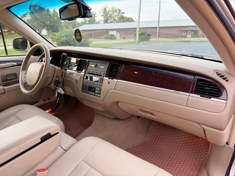 Lincoln Town Car Signature 2007