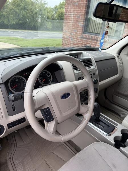 Ford Escape XLT FWD 2011
