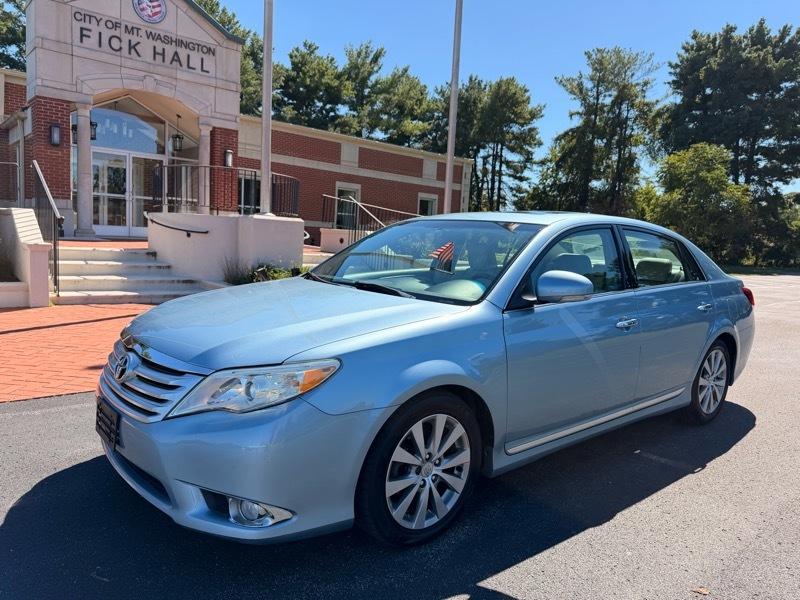 Toyota Avalon  2011