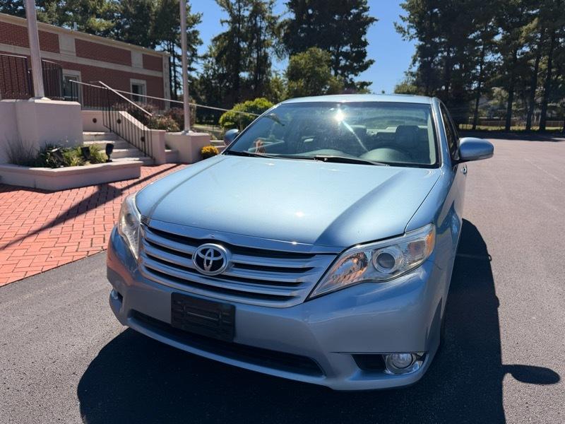 Toyota Avalon  2011
