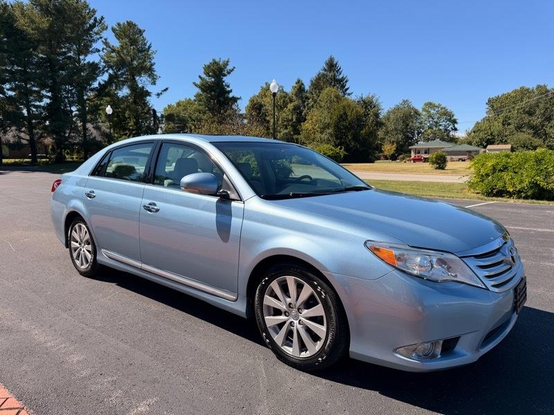 Toyota Avalon  2011