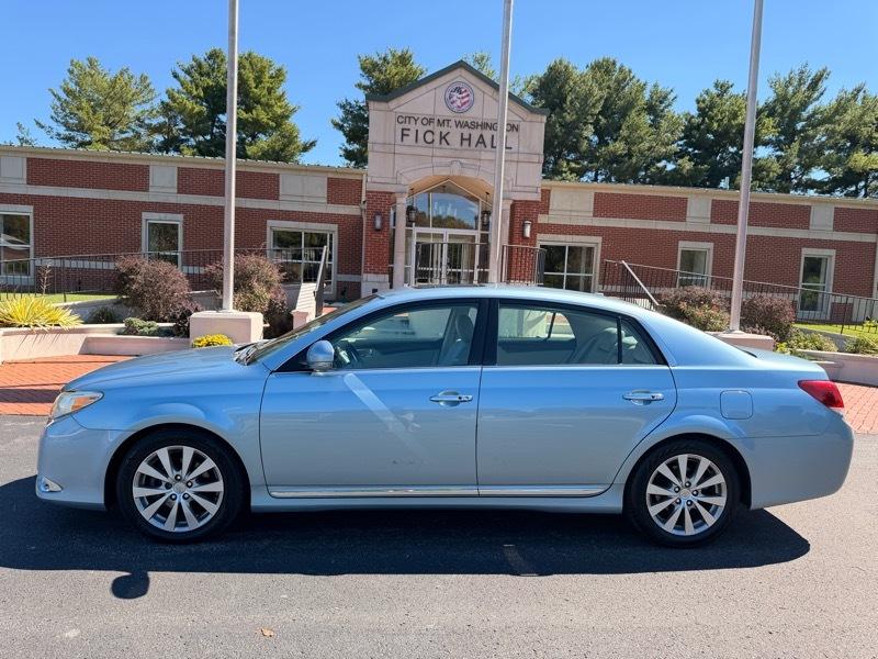 Toyota Avalon  2011