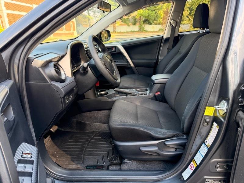 Toyota RAV4 LE AWD 2015