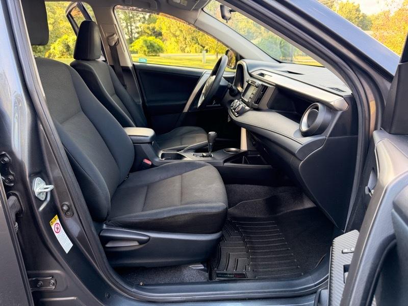 Toyota RAV4 LE AWD 2015