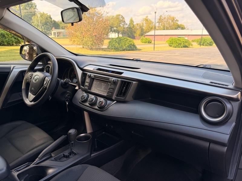 Toyota RAV4 LE AWD 2015