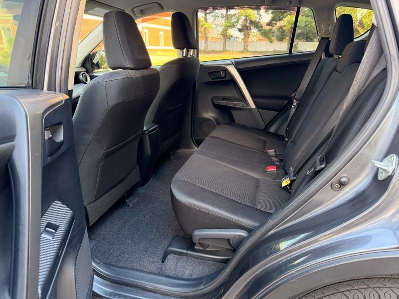 Toyota RAV4 LE AWD 2015
