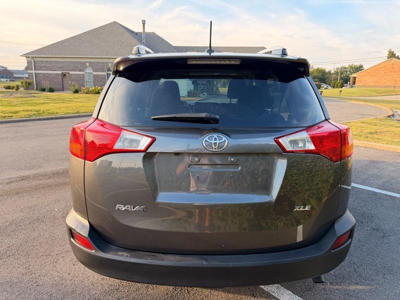 Toyota RAV4 XLE FWD 2015