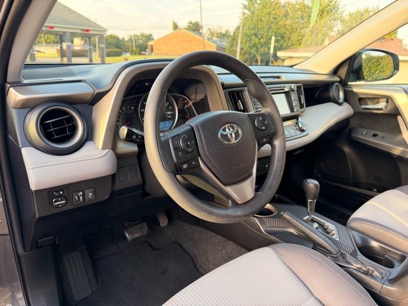 Toyota RAV4 XLE FWD 2015