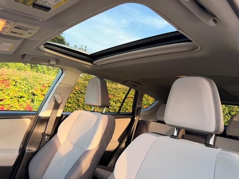 Toyota RAV4 XLE FWD 2015