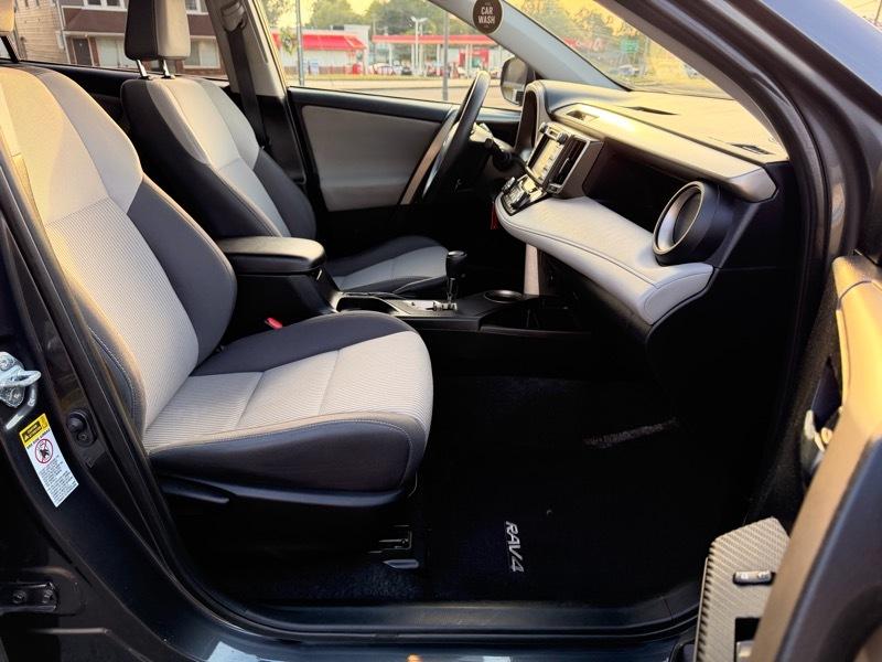 Toyota RAV4 XLE FWD 2015