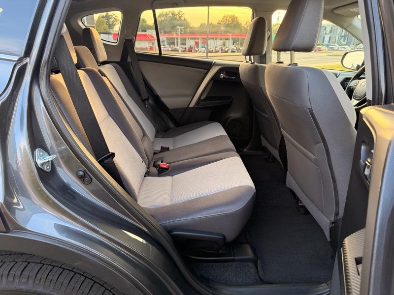 Toyota RAV4 XLE FWD 2015