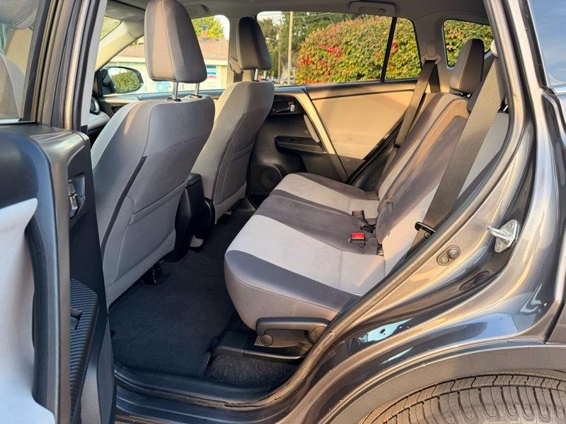 Toyota RAV4 XLE FWD 2015