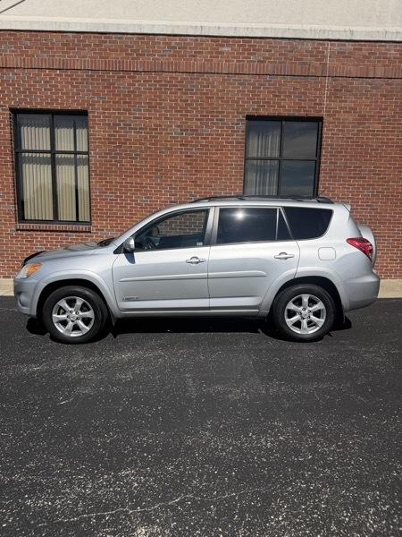 Toyota RAV4 Limited V6 4WD 2012