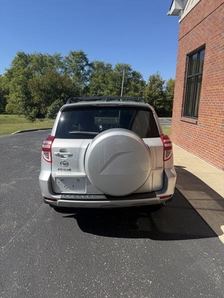 Toyota RAV4 Limited V6 4WD 2012