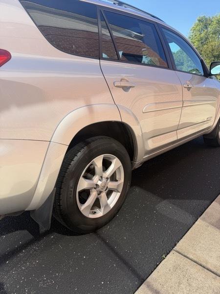 Toyota RAV4 Limited V6 4WD 2012