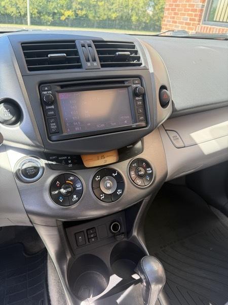 Toyota RAV4 Limited V6 4WD 2012