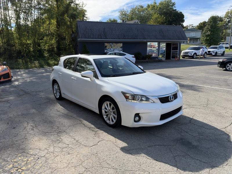 Lexus CT 200h Base 2011