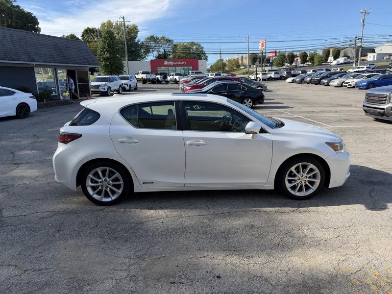 Lexus CT 200h Base 2011