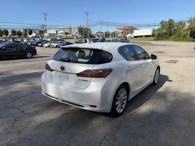 Lexus CT 200h Base 2011