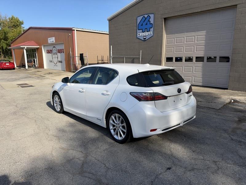 Lexus CT 200h Base 2011