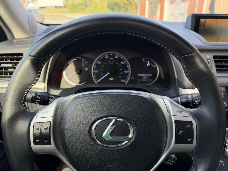 Lexus CT 200h Base 2011