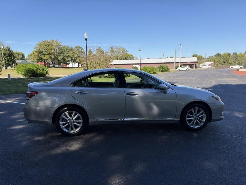 Lexus ES 350 Sedan 2012