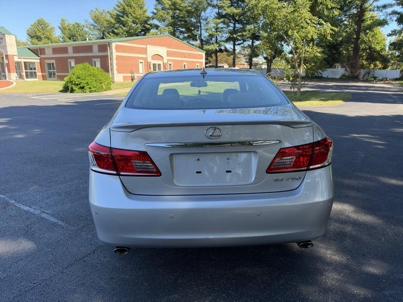 Lexus ES 350 Sedan 2012