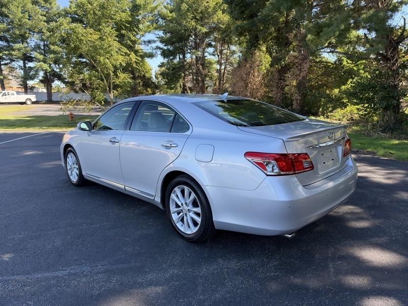 Lexus ES 350 Sedan 2012