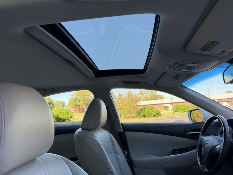 Lexus ES 350 Sedan 2012