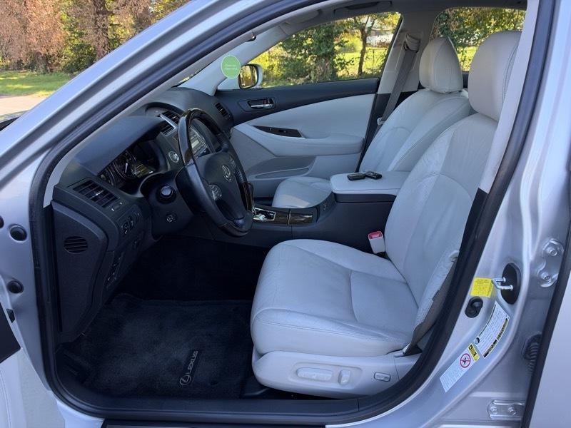 Lexus ES 350 Sedan 2012