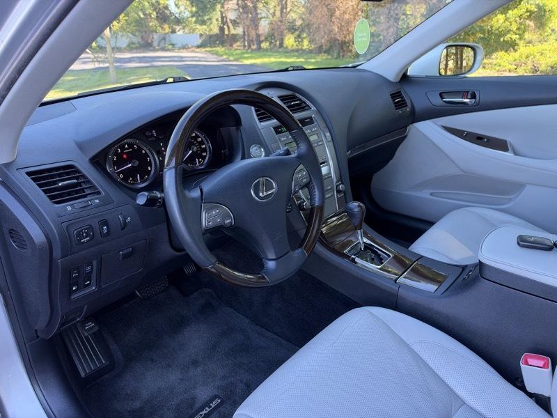 Lexus ES 350 Sedan 2012
