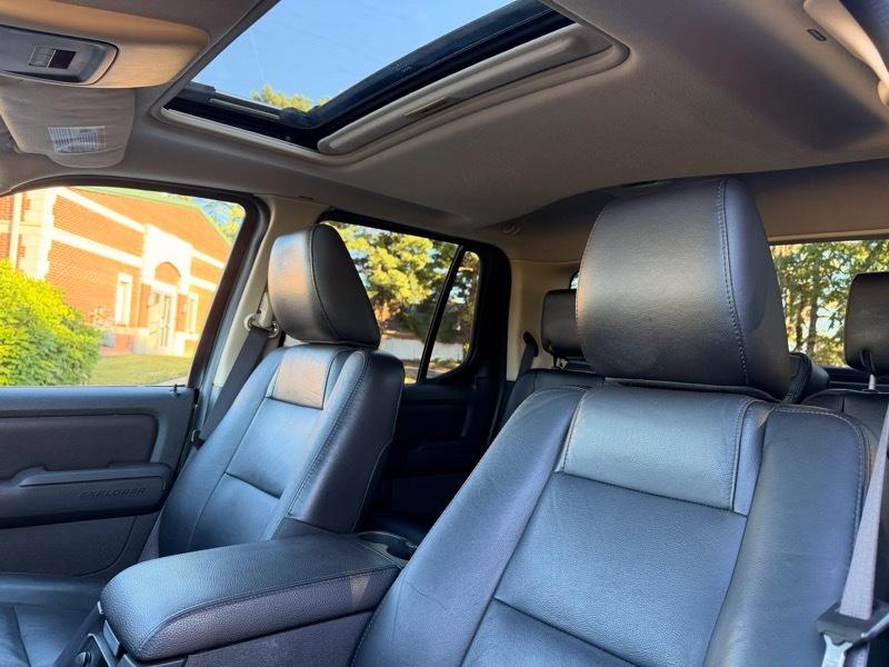 Ford Explorer Sport Trac  2010