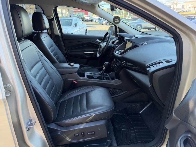 Ford Escape Titanium FWD 2017