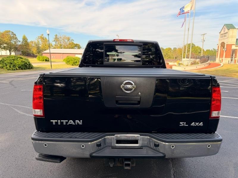 Nissan Titan SV Crew Cab 4WD 2012