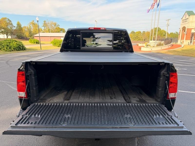 Nissan Titan SV Crew Cab 4WD 2012