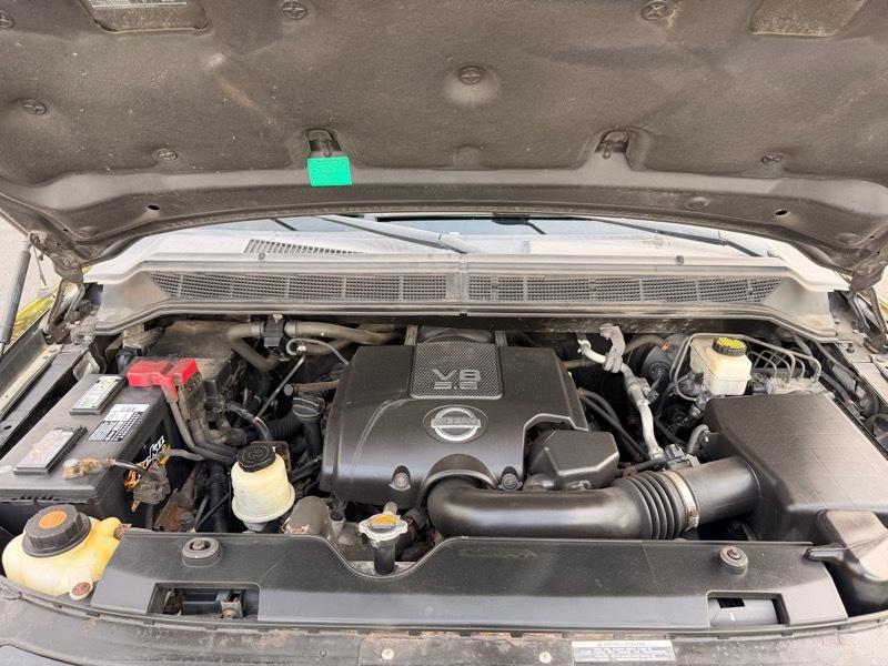 Nissan Titan SV Crew Cab 4WD 2012