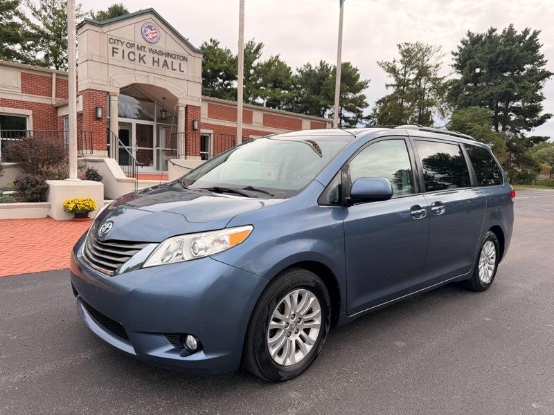 Toyota Sienna XLE FWD 8-Passenger V6 2014
