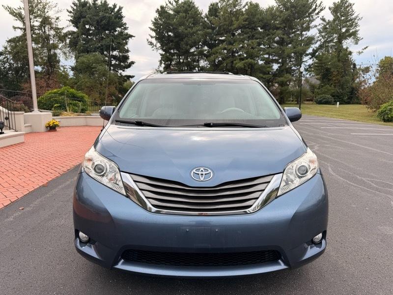 Toyota Sienna XLE FWD 8-Passenger V6 2014